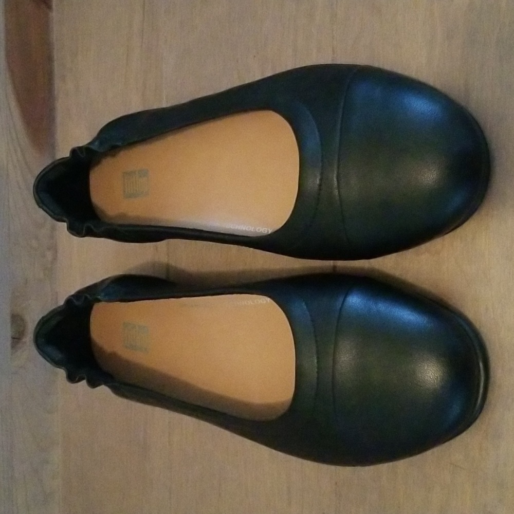 Black Women's Leather Cap Toe Ballet Flats - Comfortable Slip-On